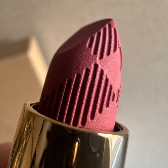 BURBERRY Kisses 38 Matte Rosewood Timeless Elegance - Picture 16 of 17